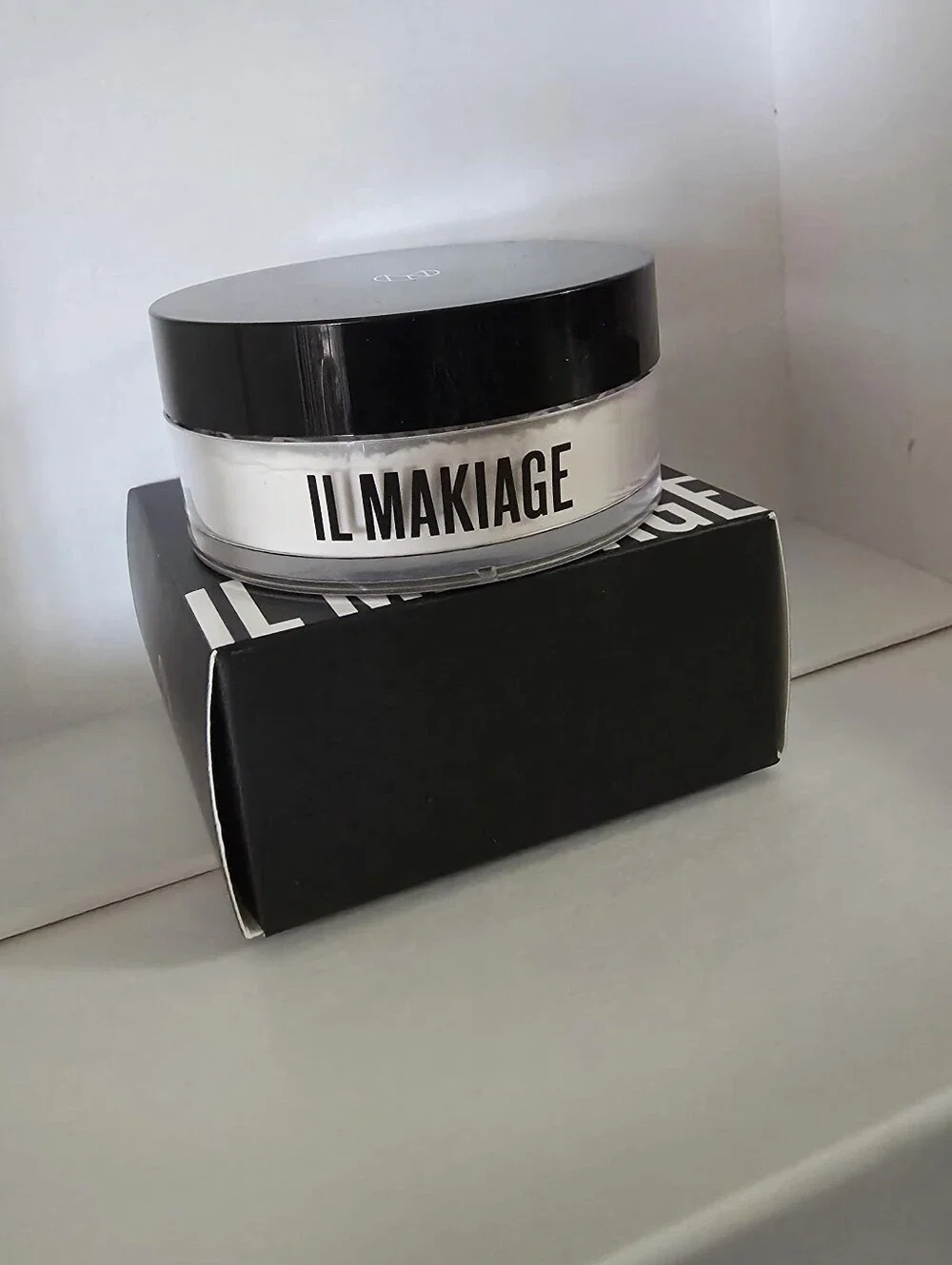 IL Makiage Transparent Loose Powder